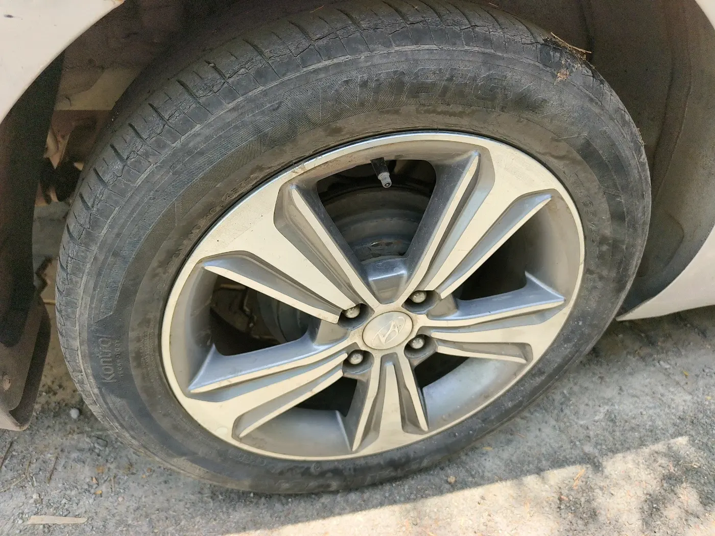 2018 Hyundai Verna 1.6 VTVT SX, Petrol, Manual, 67,000 km, tyre