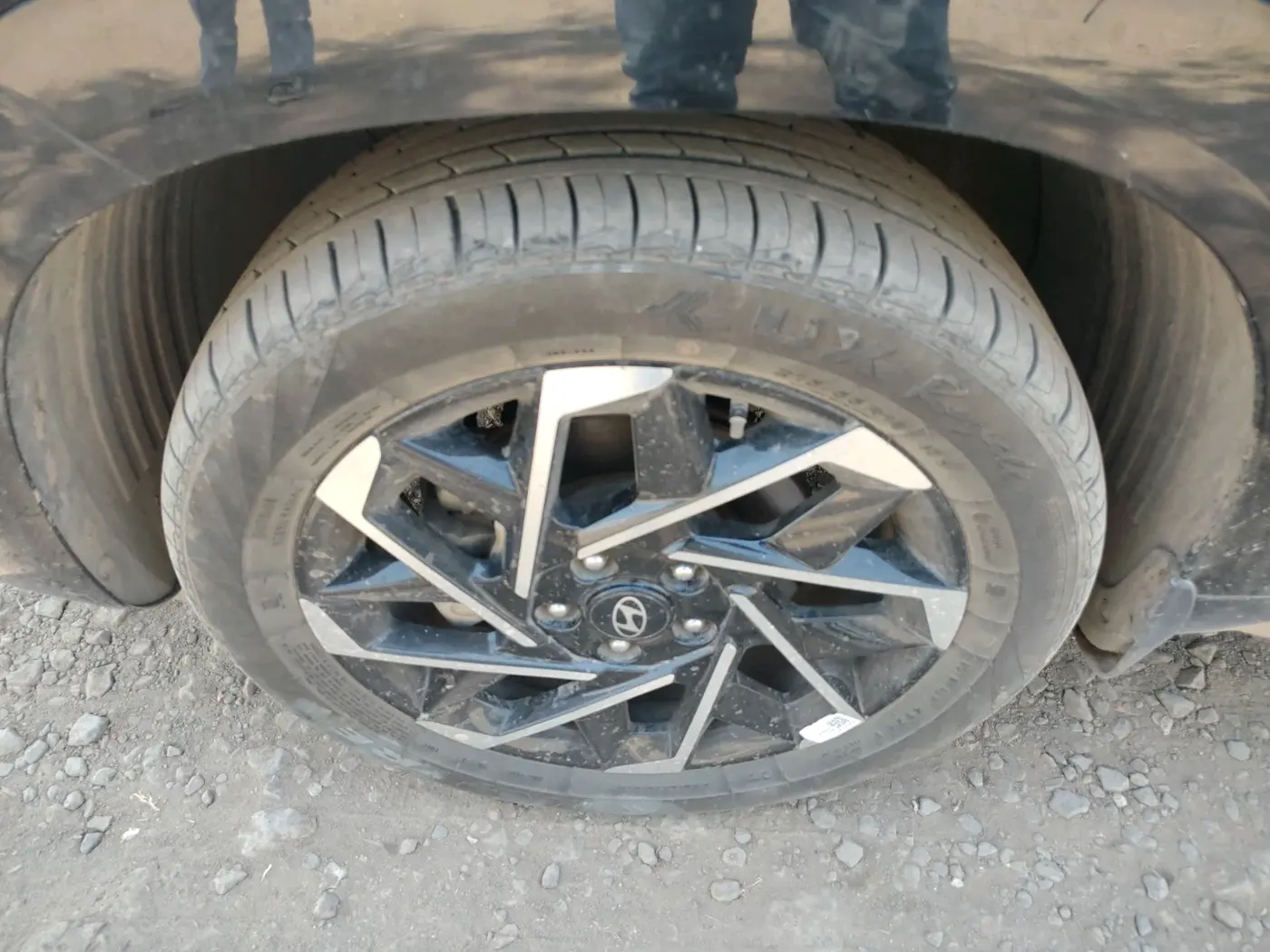 2024 Hyundai ALCAZAR Platinum 7 STR 1.5 Diesel MT, Diesel, Manual, 12,118 km, tyre
