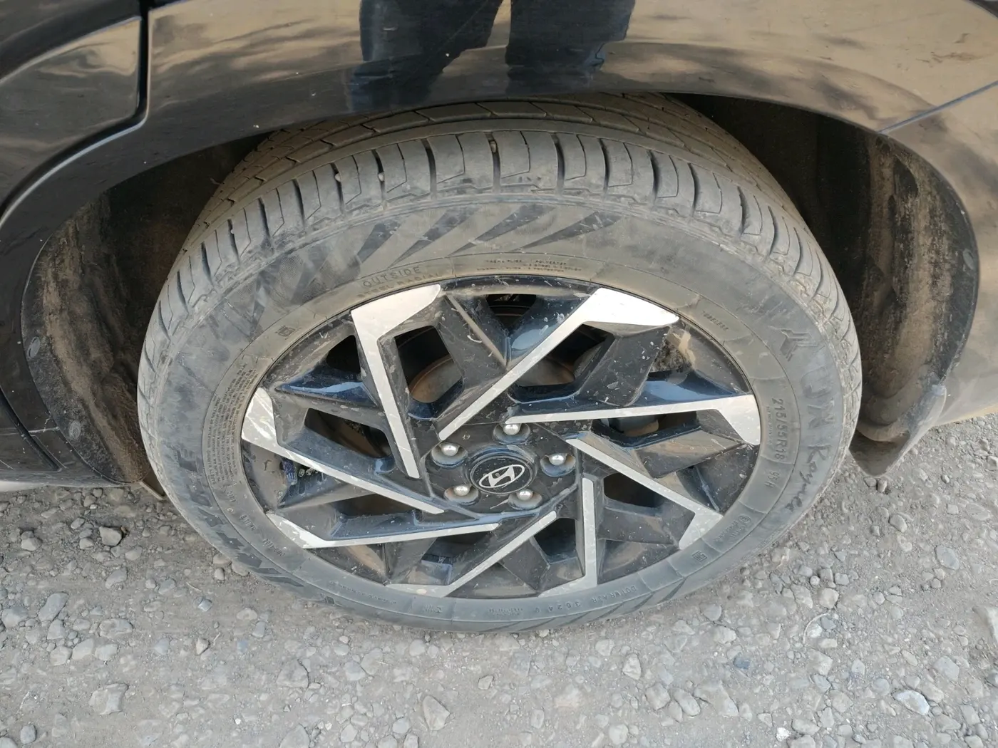 2024 Hyundai ALCAZAR Platinum 7 STR 1.5 Diesel MT, Diesel, Manual, 12,118 km, tyre