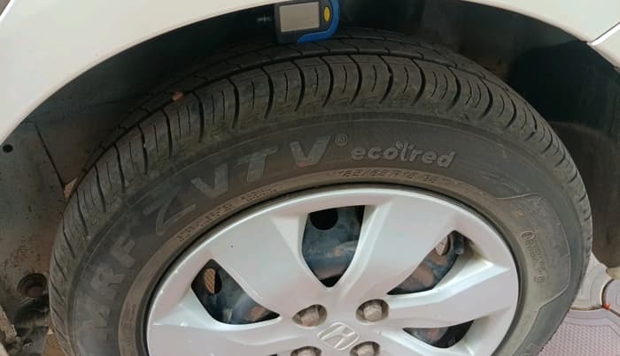 2014 Honda Mobilio 1.5L I-DTEC S, Diesel, Manual, 1,27,803 km, tyre