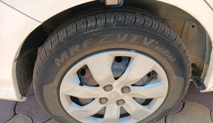 2014 Honda Mobilio 1.5L I-DTEC S, Diesel, Manual, 1,27,803 km, tyre