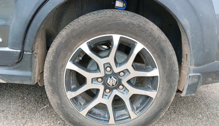 2022 Maruti XL6 ZETA MT, Petrol, Manual, 1,03,551 km, tyre