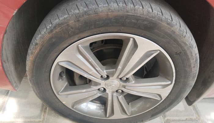 2019 Hyundai Verna 1.6 VTVT SX, Petrol, Manual, 28,084 km, tyre