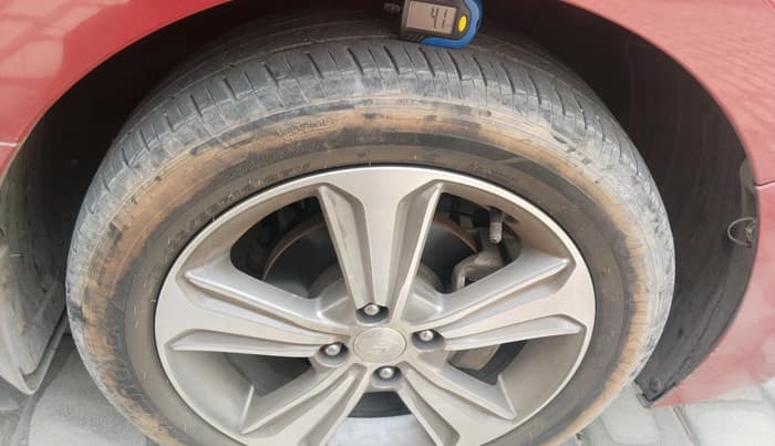 2019 Hyundai Verna 1.6 VTVT SX, Petrol, Manual, 28,084 km, tyre