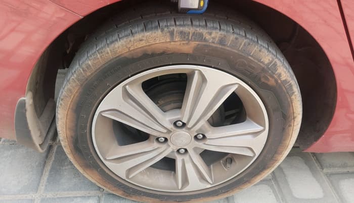 2019 Hyundai Verna 1.6 VTVT SX, Petrol, Manual, 28,084 km, tyre