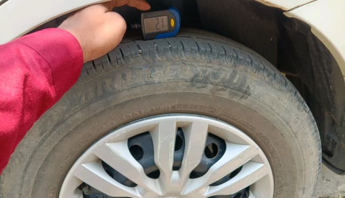 2017 Maruti Dzire VDI, Diesel, Manual, 40,964 km, tyre
