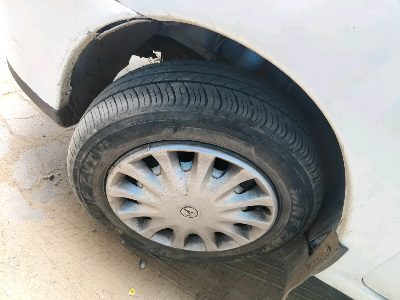 2015 Tata Indigo ECS LX TDI, Diesel, Manual, 69,389 km, tyre