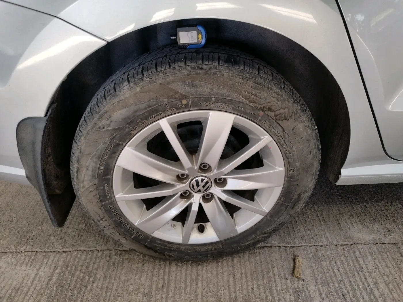 2017 Volkswagen Ameo HIGHLINE1.5L, Diesel, Manual, 65,764 km, tyre