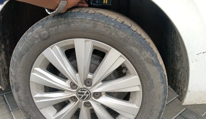 2022 Volkswagen VIRTUS HIGHLINE TSI 1.0 MT, Petrol, Manual, 43,086 km, tyre