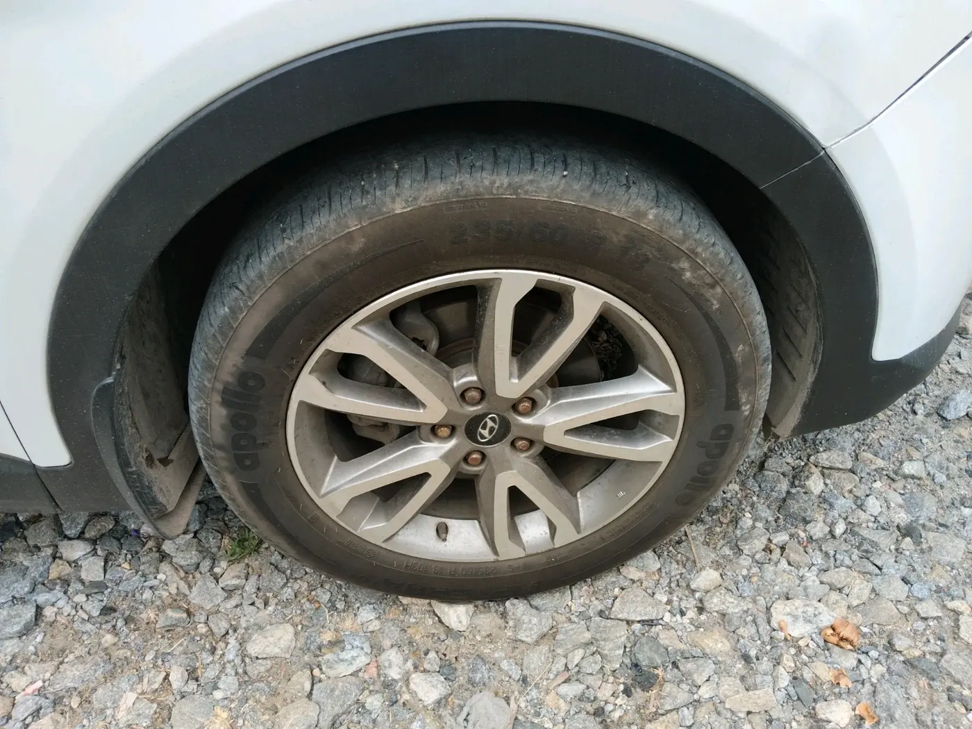 2014 Hyundai Santa Fe 2 WD AT, Diesel, Automatic, 98,572 km, tyre