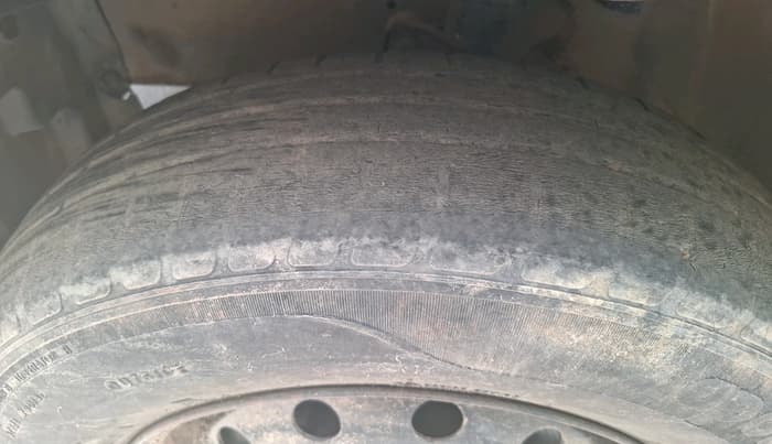 2009 Maruti Swift VXI 1.3, Petrol, Manual, 88,557 km, tyre