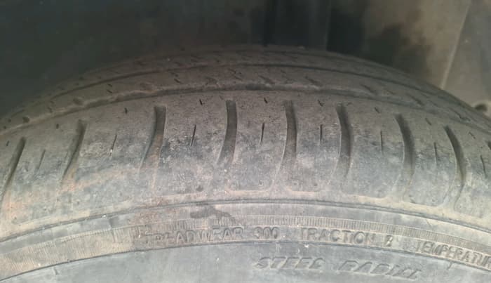 2009 Maruti Swift VXI 1.3, Petrol, Manual, 88,557 km, tyre