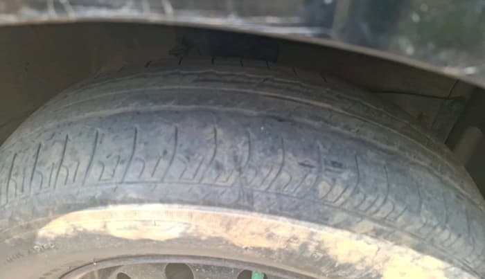 2009 Maruti Swift VXI 1.3, Petrol, Manual, 88,557 km, tyre