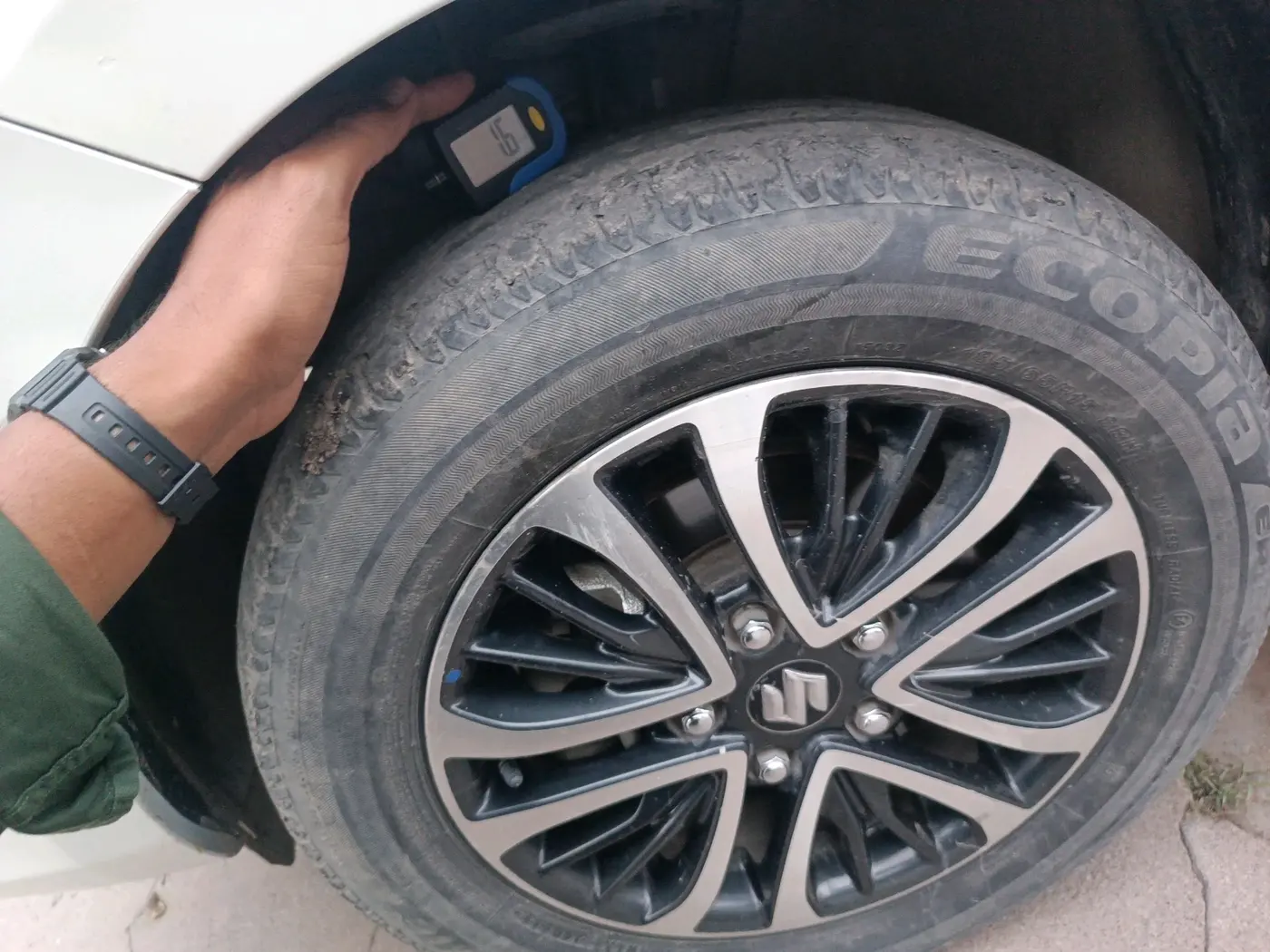 2022 Maruti Ertiga ZXI  CNG, CNG, Manual, 52,142 km, tyre