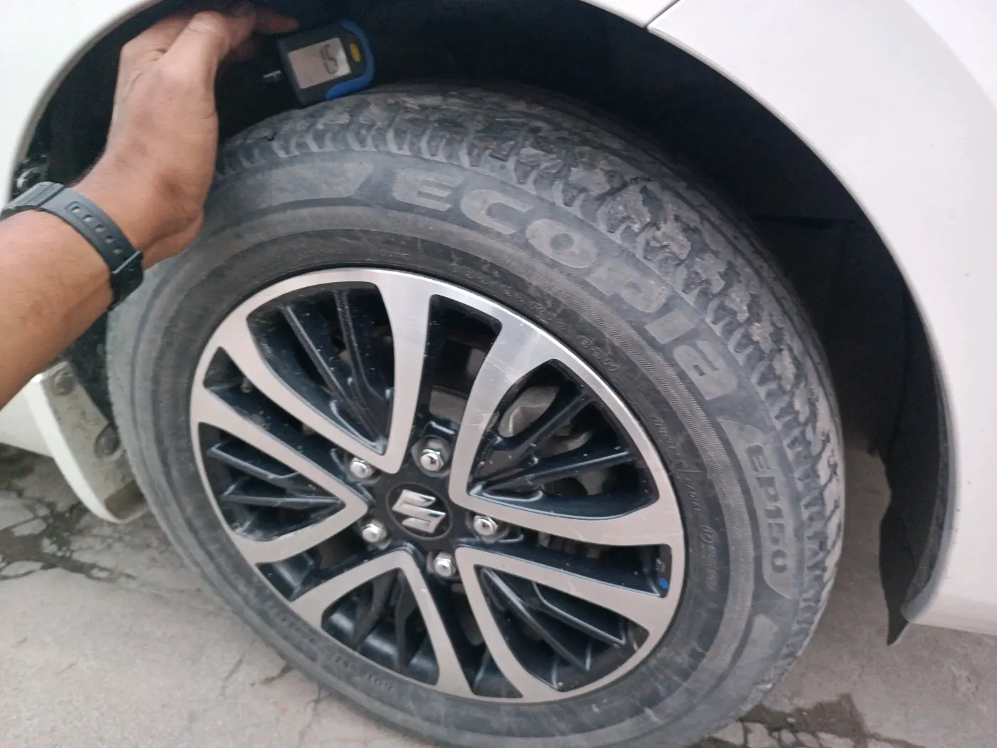 2022 Maruti Ertiga ZXI  CNG, CNG, Manual, 52,142 km, tyre