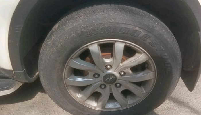 2015 Mahindra XUV500 W10, Diesel, Manual, 85,050 km, tyre