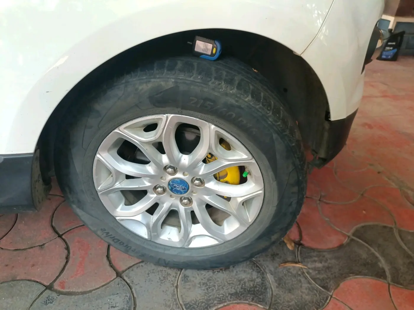 2013 Ford Ecosport TITANIUM 1.5L DIESEL, Diesel, Manual, 1,53,363 km, tyre
