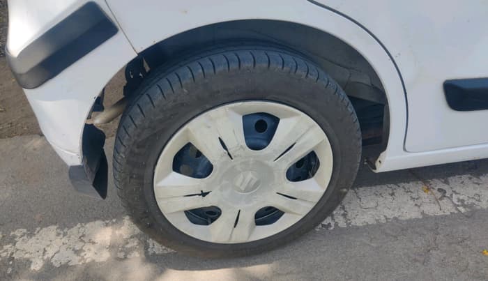 2014 Maruti Wagon R 1.0 VXI, CNG, Manual, 82,263 km, tyre