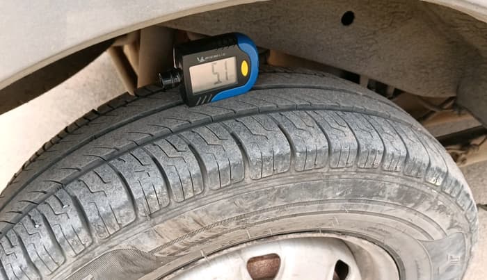 2020 Maruti Eeco 7 STR, CNG, Manual, 51,761 km, tyre