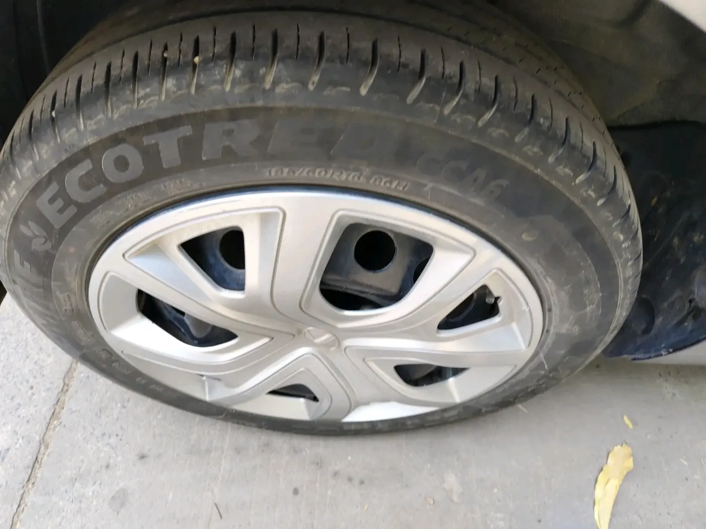 2023 Tata ALTROZ XM PLUS SUNROOF CNG, CNG, Manual, 23,030 km, tyre