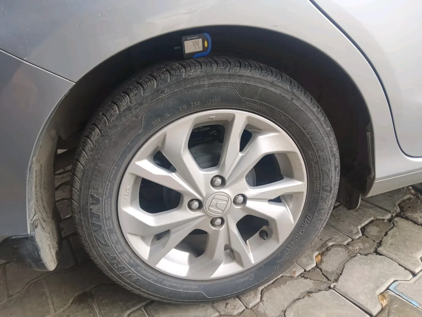 2018 Honda Amaze 1.2L I-VTEC V CVT, Petrol, Automatic, 43,689 km, tyre