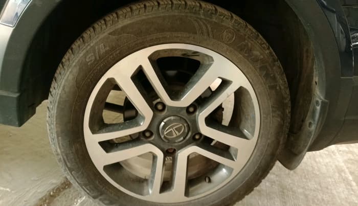 2018 Tata Hexa XT 4X2 7 STR, Diesel, Manual, 70,013 km, tyre