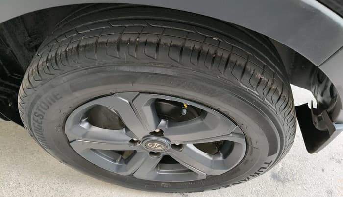 2023 Tata NEXON XZ PLUS PETROL SUNROOF DARK EDITION, Petrol, Manual, 24,925 km, tyre
