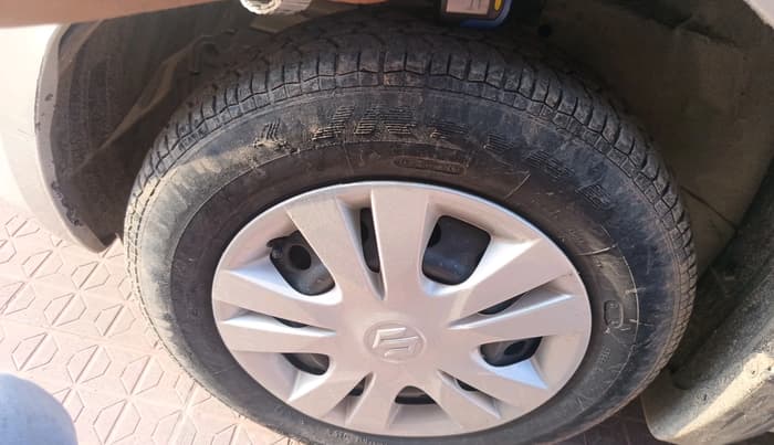 2014 Maruti Swift Dzire VXI, Petrol, Manual, 35,141 km, tyre
