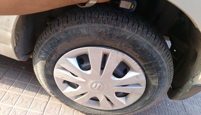 2014 Maruti Swift Dzire VXI, Petrol, Manual, 35,141 km, tyre