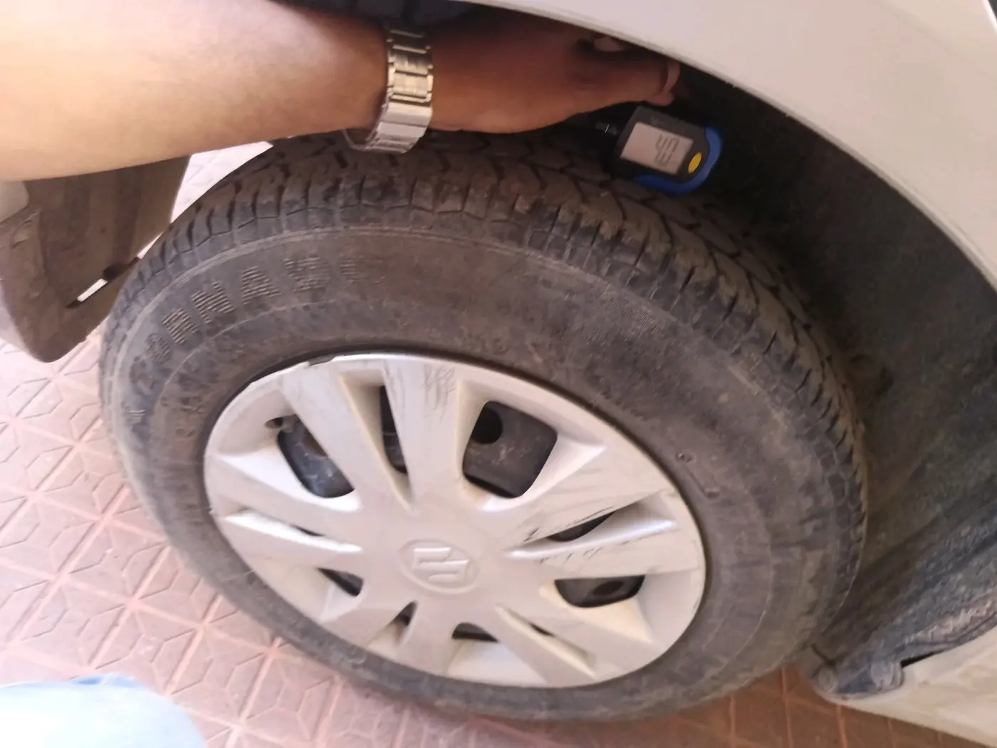 2014 Maruti Swift Dzire VXI, Petrol, Manual, 35,141 km, tyre