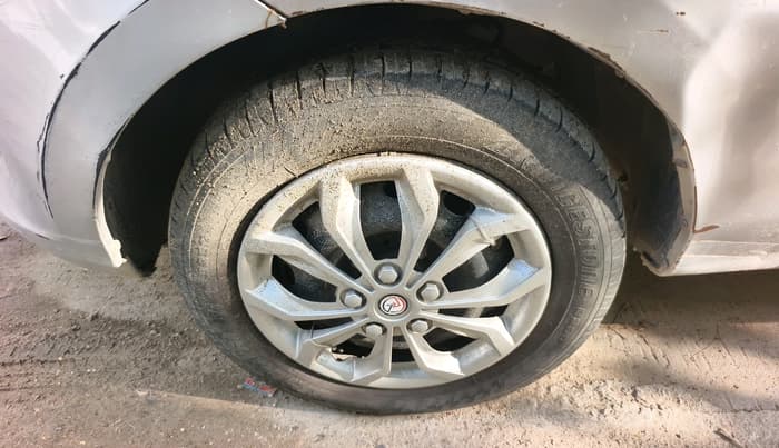 2015 Tata Bolt XMS REVOTRON, Petrol, Manual, 65,043 km, tyre