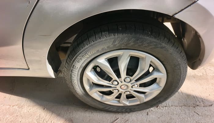 2015 Tata Bolt XMS REVOTRON, Petrol, Manual, 65,043 km, tyre