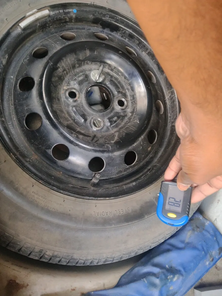 2012 Maruti Ritz VDI, Diesel, Manual, 1,06,000 km, tyre