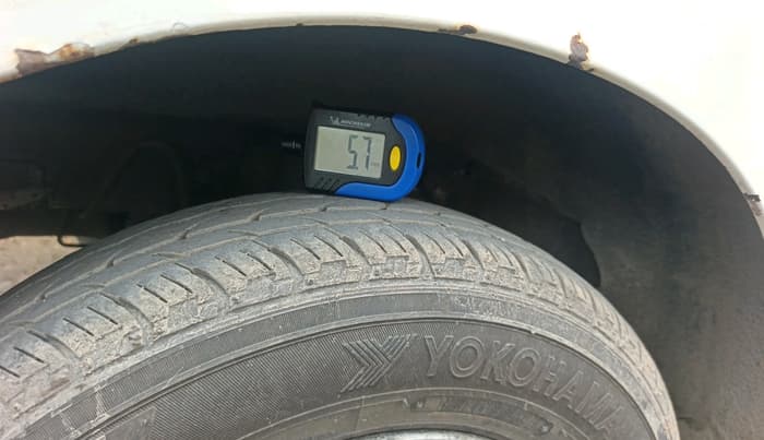 2013 Hyundai Eon D-LITE+, Petrol, Manual, 1,15,168 km, tyre
