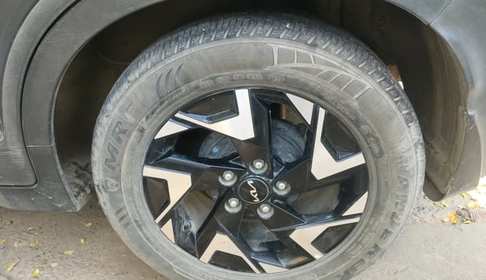 2022 KIA SONET GTX PLUS 1.0 DCT, Petrol, Automatic, 42,871 km, tyre