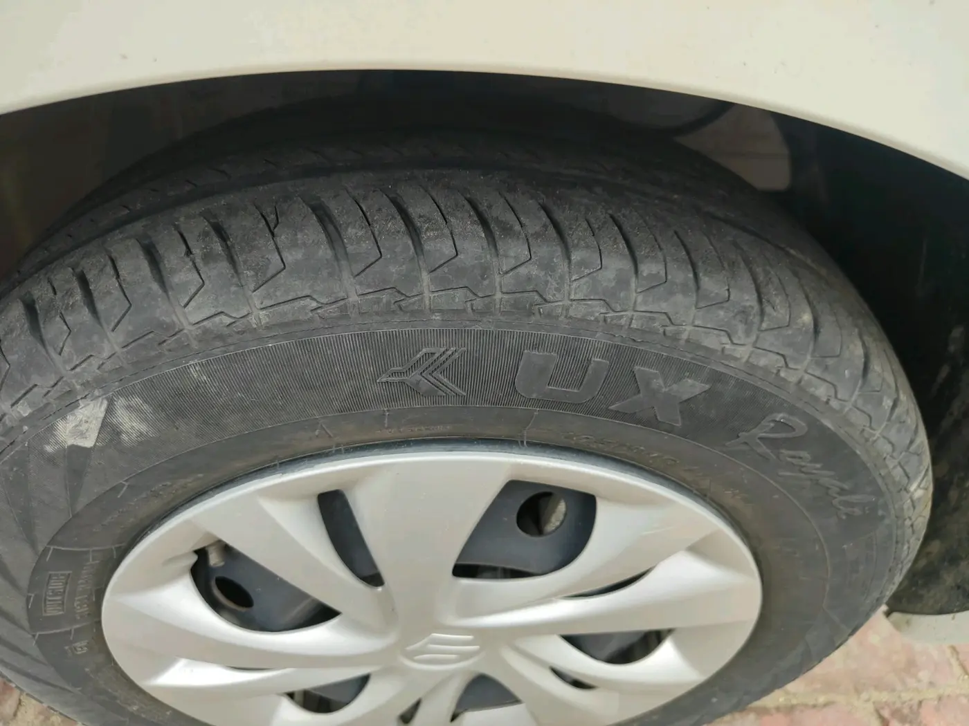 2023 Maruti Swift VXI AMT, Petrol, Automatic, 33,668 km, tyre