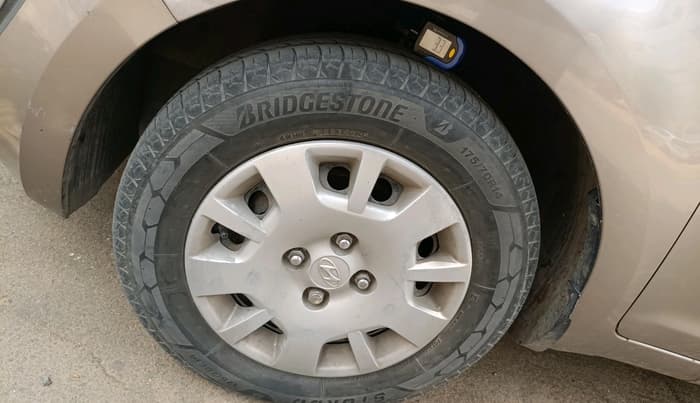 2014 Hyundai i20 MAGNA (O) 1.2, Petrol, Manual, 2,19,151 km, tyre