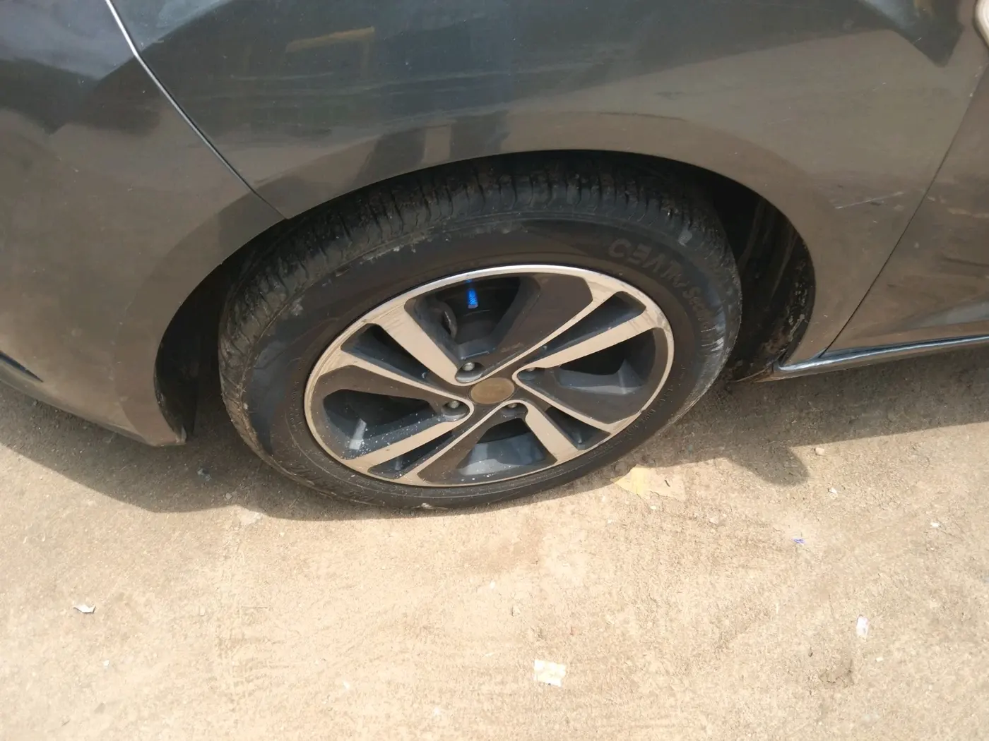 2022 Tata ALTROZ XZ PETROL, Petrol, Manual, 61,162 km, tyre