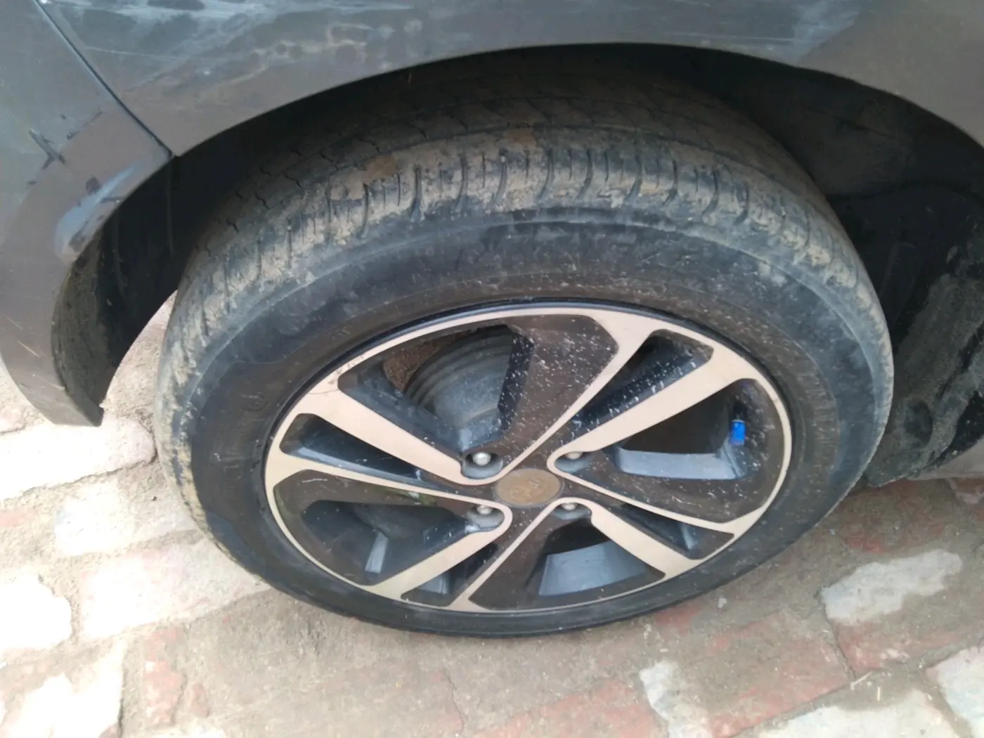 2022 Tata ALTROZ XZ PETROL, Petrol, Manual, 61,162 km, tyre