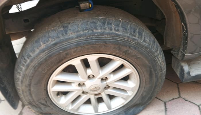 2013 Toyota Fortuner 3.0 4X2 AT, Diesel, Automatic, 1,13,150 km, tyre