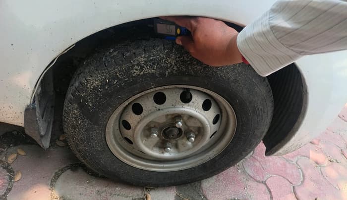 2015 Hyundai Eon ERA +, Petrol, Manual, 47,904 km, tyre