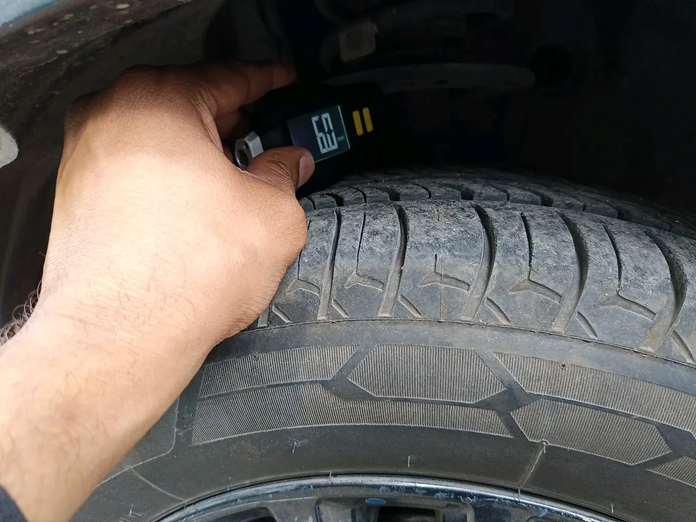 2019 Maruti XL6 ALPHA AT, Petrol, Automatic, 1,23,471 km, tyre