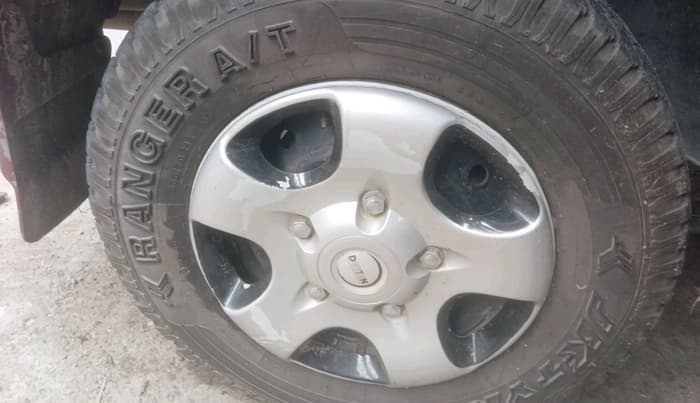 2006 Mahindra Scorpio 2.6 SLX CRDE, Diesel, Manual, 1,67,100 km, tyre