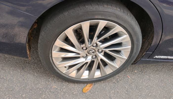 2019 Lexus ES 300h, Hybrid, Automatic, 55,219 km, tyre