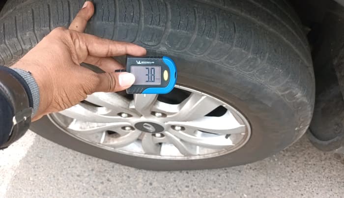 2019 Mahindra XUV500 W9, Diesel, Manual, 1,03,024 km, tyre
