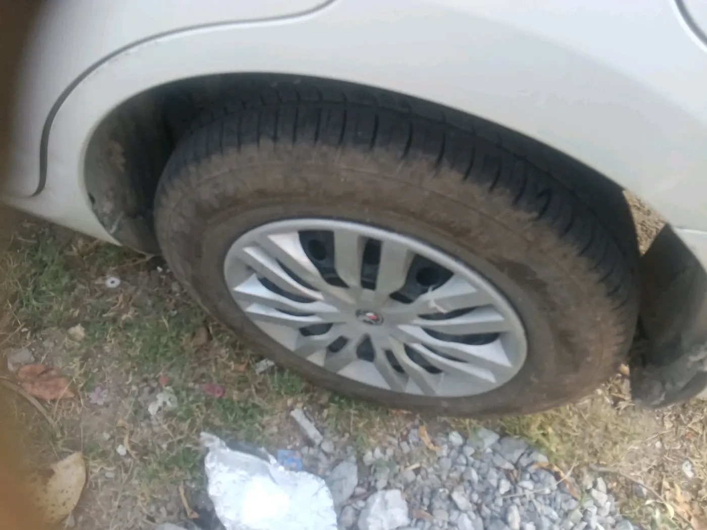 2022 Maruti Dzire VXI, Petrol, Manual, 75,957 km, tyre