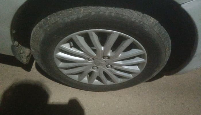 2018 Maruti Dzire ZDI, Diesel, Manual, 74,861 km, tyre