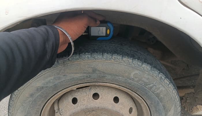 2014 Maruti Alto 800 VXI, CNG, Manual, 1,11,910 km, tyre