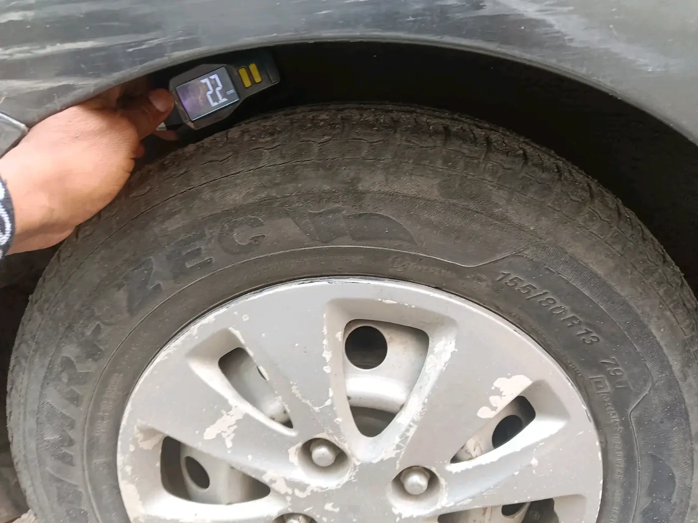 2011 Hyundai i10 ERA 1.1, CNG, Manual, 1,49,409 km, tyre