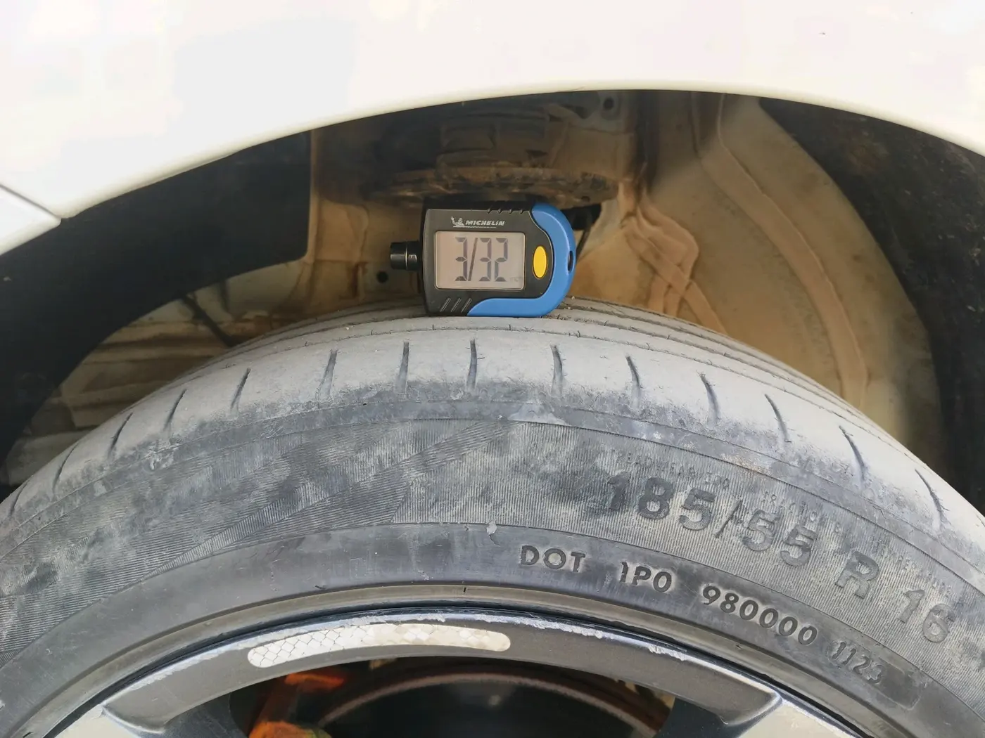 2023 Maruti Swift ZXI, Petrol, Manual, 65,001 km, tyre
